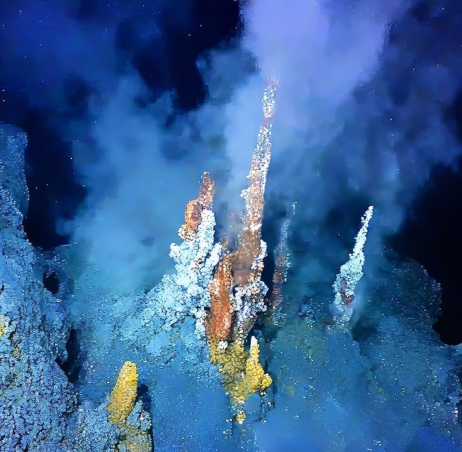 hydrothermal-vent-shutterstock_2554830551-1